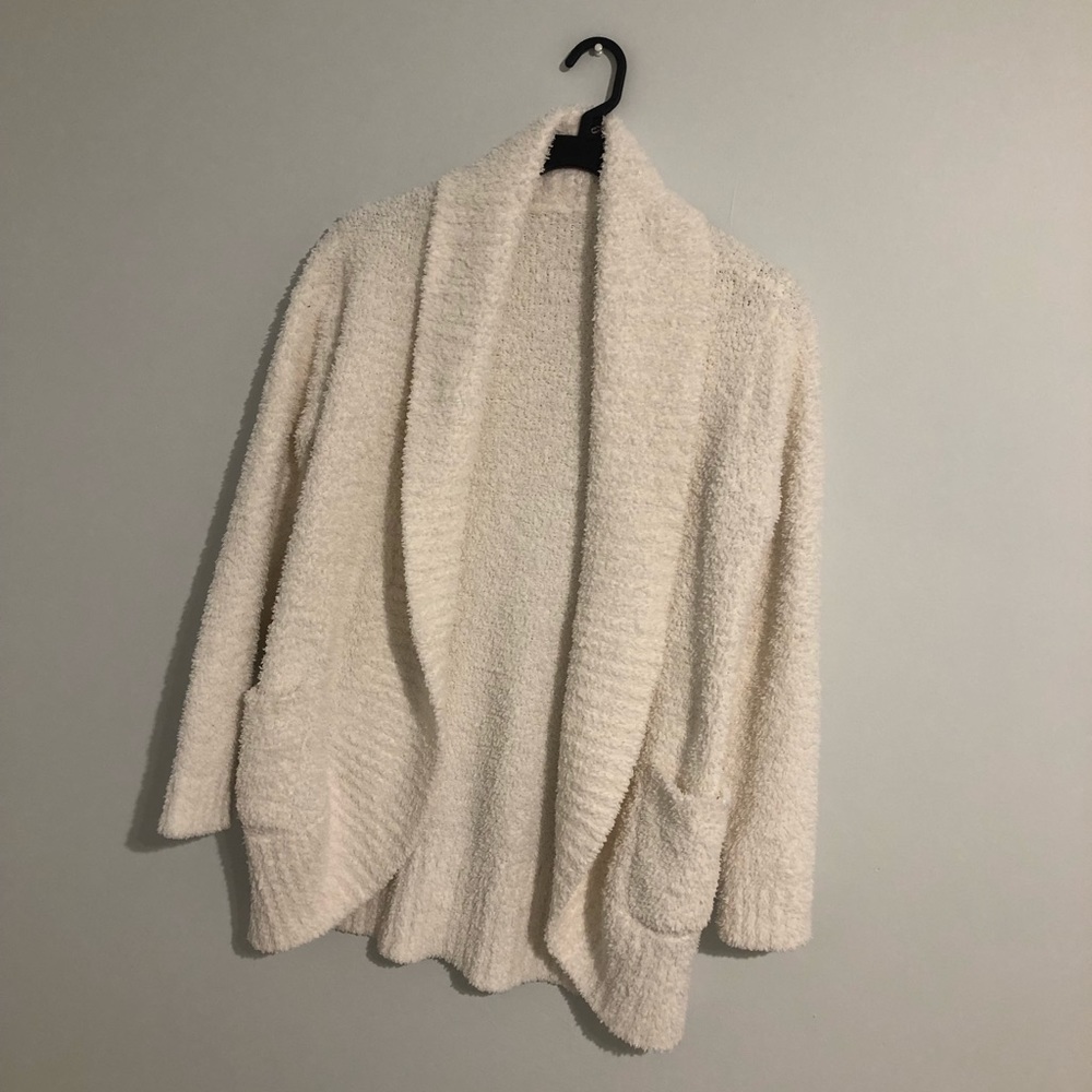 Beautiful women’s sweater! - Picture 2 of 6